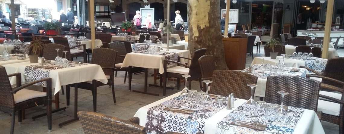 Décoration de table personnalisée pour restaurant à Lunel